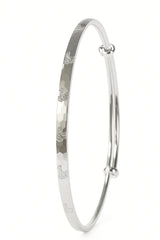 Women’s Textured Silver Kada – Elegant Engraved Bangle
